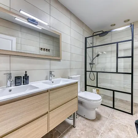 Beautiful In With Kitchen Holiday home *