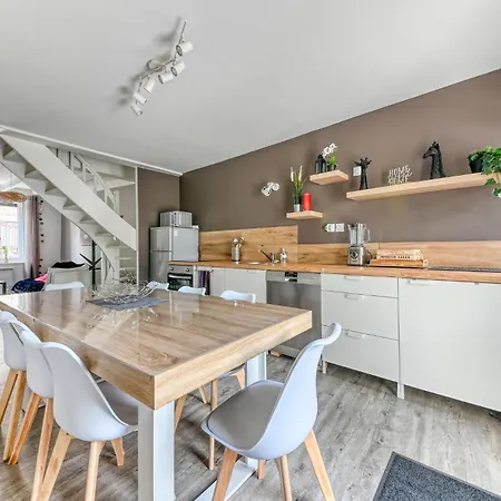 Beautiful In With Kitchen *