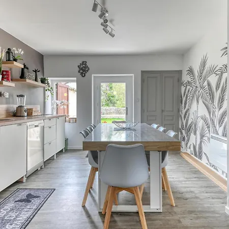 Hébergement de vacances Beautiful In With Kitchen Pélussin